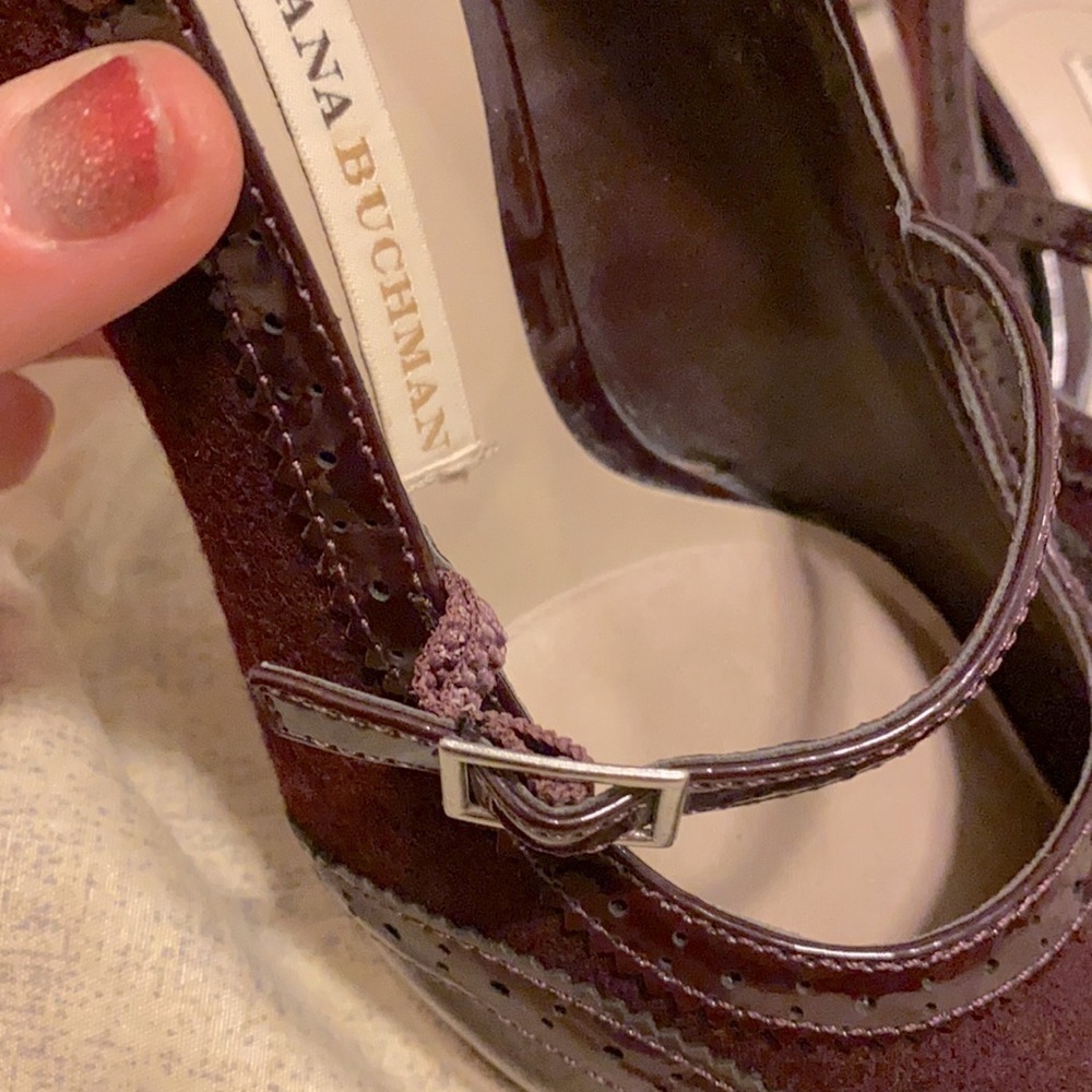 Dana Buchman Sz 8, pointed wingtip shoe, excellent detail. Very stylish. - Picture 9 of 14